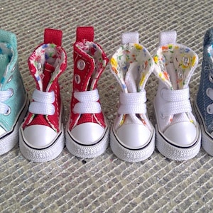 A Pair of Canvas Hi-Top Sneaker For Blythe/Azone/Licca/Pullip Dolls