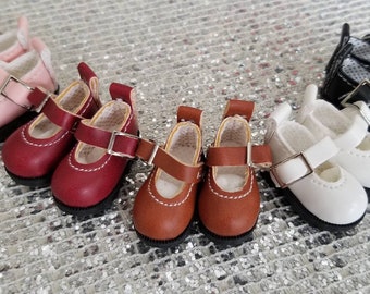 A pair of Mary Jane shoes for Blythe/Azone/Licca/Pullip