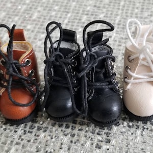 A pair of Short Boots for Blythe/Azone/Licca/Pullip dolls