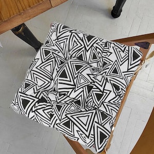 Pillow with Ties Triangles, Seat Pad, Dining Chair Cushion, Cushion Pad, Outdoor Chair Cushions, Kitchen Chair Cushion, Tufted Chair Cushion
