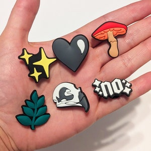 Adornos para zapatos Dark Nature - Hechos a mano - Únicos - Regalo sorpresa