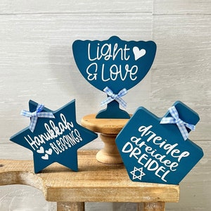 Hanukkah tiered tray decor, Happy Hanukkah, Hunakkah home decor, jewish decor, Hanukkah gift, Hanukkah party decor, Hanukkah signs, judiaca