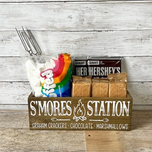 Stacja S'mores, drewniane pudełko na stację S'mores, drewniana taca S'mores, pudełko S'mores, drewniany pojemnik S'mores, pudełko na zapasy S'mores, dekoracje weselne S'mores