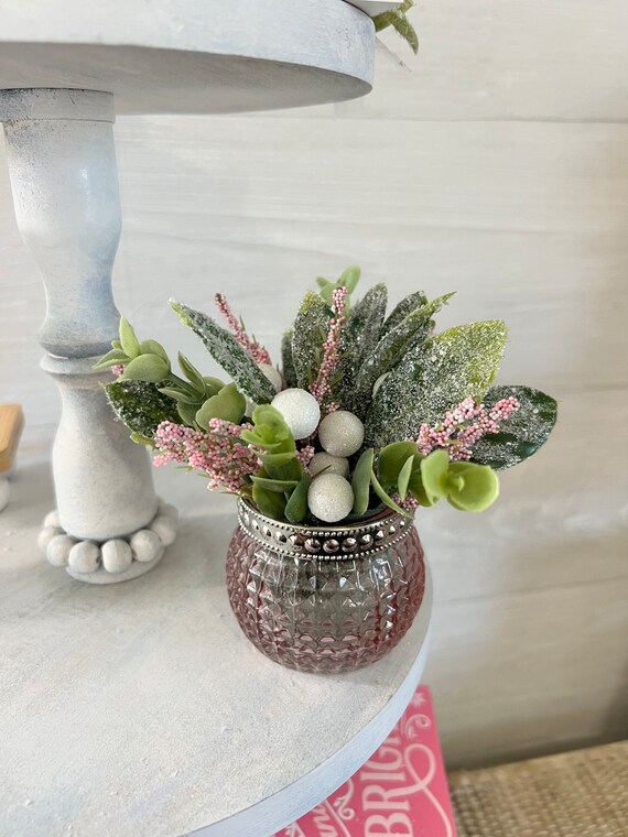 Decorazioni Natalizie in Studio Con Candele E Albero Di Natale Immagine