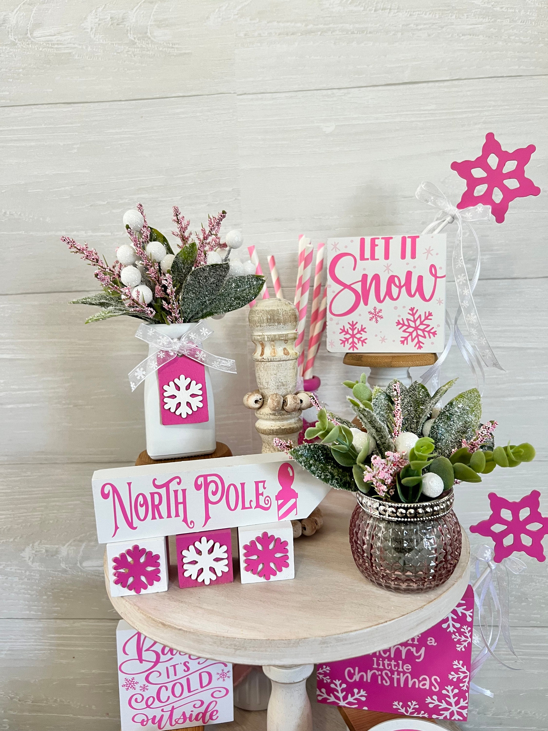 Set Di 8 Decorazioni Natalizie Rosa A Più Livelli Per Vassoi - Include Gnomo, Cartelli In Legno E Ghirlanda - Arredamento Interno Fattoria Per Tavola E Camino, Regalo Tema Natale