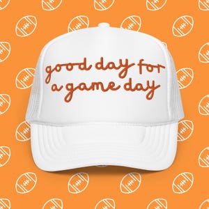 Haftowana czapka z pianki Vols Good Day for Game Day Trucker, czapka z pianki Game Day Trucker, czapka futbolowa College Football, odzież piłkarska