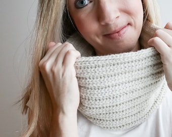 Crochet Cowl Pattern PDF - The Huivi