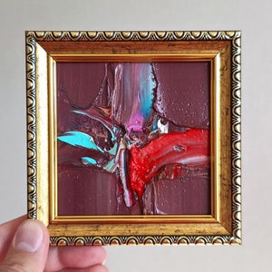 Pintura al óleo abstracta marrón de 4 x 4 en rojo oscuro, arte mural expresionista, arte texturizado contemporáneo, obra de arte enmarcada en cian y rojo, decoración de pared para habitación pequeña