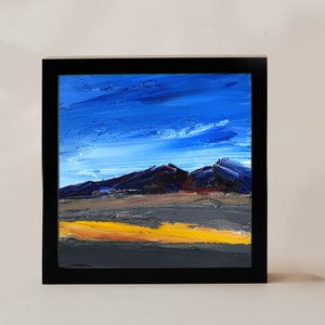 Paisagem Azul Céu Azul Marinho Pintado à Mão Colorido Abstrato Paisagem Califórnia Arte Abstrata Paisagem de Montanha 6x6 Em Papelão Arte Pequena
