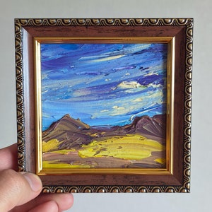Pintura emoldurada pequena 4x4, paisagem do Texas em moldura, paisagem de céu azul, arte de campo amarela, pequena arte original, pronta para pendurar, pintura a óleo