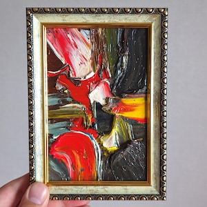 Pintura al óleo original abstracta enmarcada de 4 x 6 pulgadas en tonos rojos y oscuros Arte de pared en marco de plástico Listo para colgar Obra de arte texturizada Pieza pintada a mano