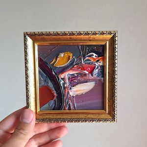 Cuadro pequeño enmarcado, arte abstracto de 4 x 4, arte de pared diminuto enmarcado, decoración de pared cuadrada en negro y rojo, pintura al óleo original texturizada, decoración de cartón