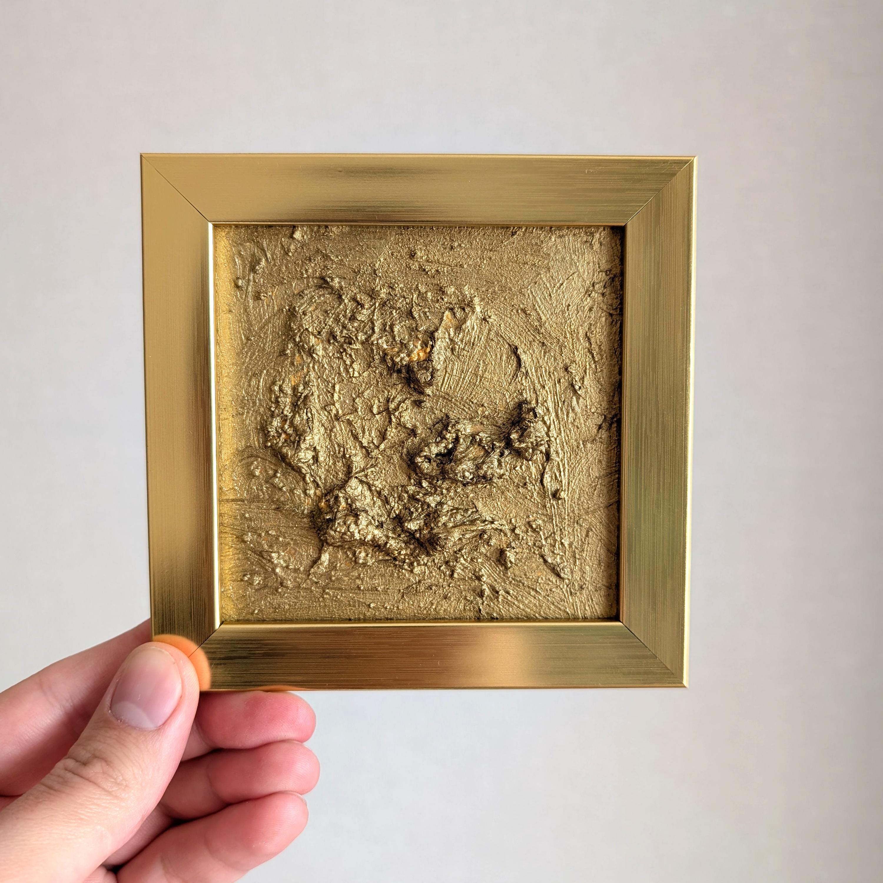 抽象的な油彩画 金色フレーム付き 金色の抽象的なテクスチャー油絵：額装済みモダンアート（4x4インチ