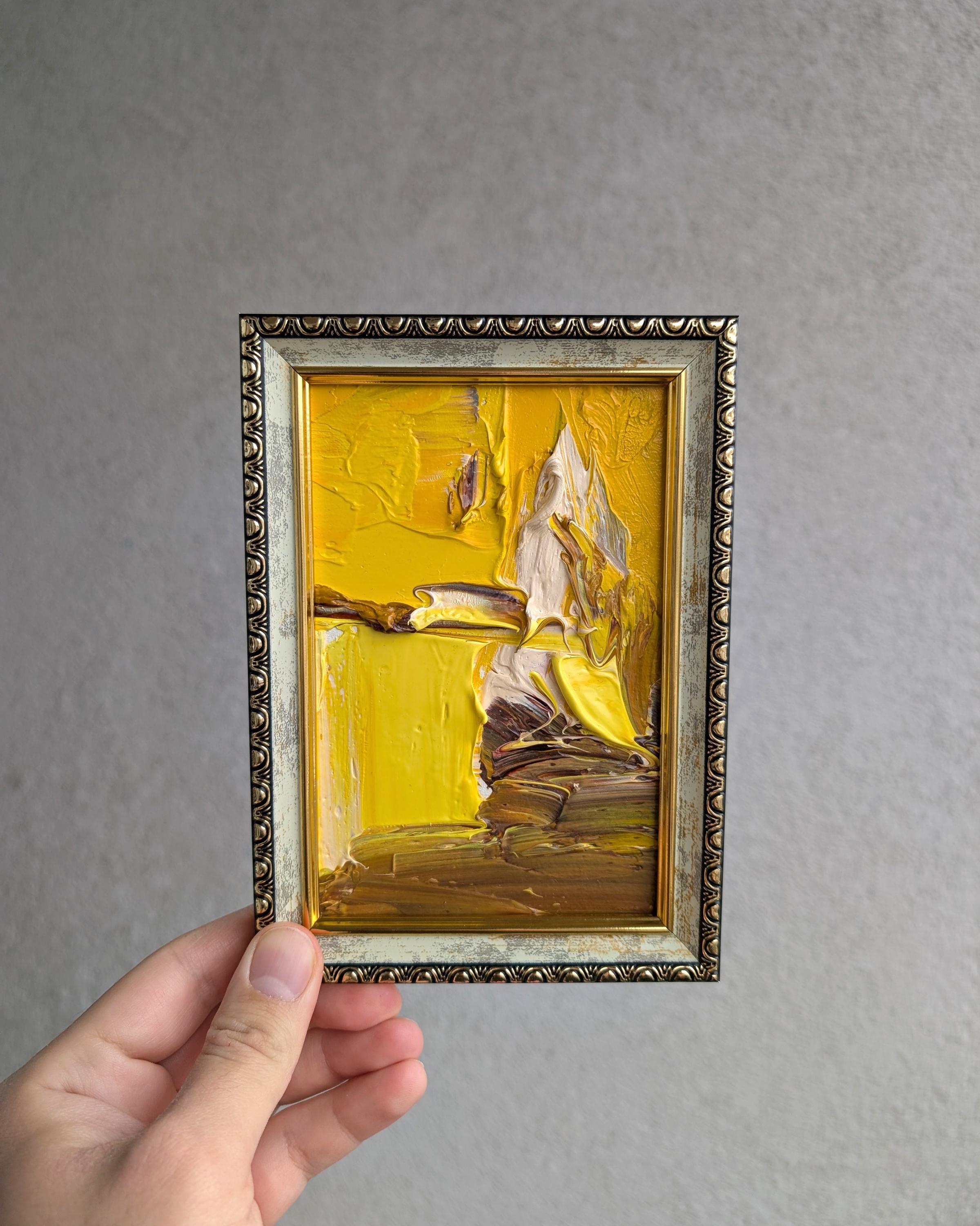 油彩画 抽象画 額装 サイン入り 作者不明 油絵 抽象画 額縁 黄袋 保管箱付き 小さな抽象油絵：茶色と黄色の質感のあるミニチュア額装アート - Etsy 日本