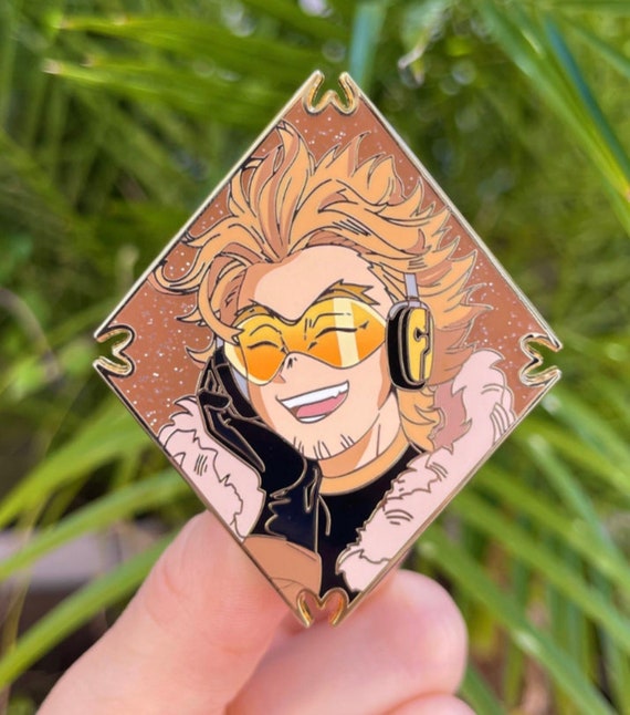 Smiling Flower in Coral Enamel Pin Smiling Flower in Coral Enamel Pin