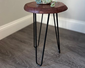 Handcrafted Vintage-Inspired Wooden Plant Stand - Eco-Friendly Boho Home Decor
