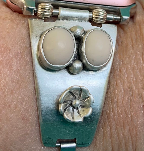 Large Vintage Southwestern Mother of Pearl Sterling Ring Size 8