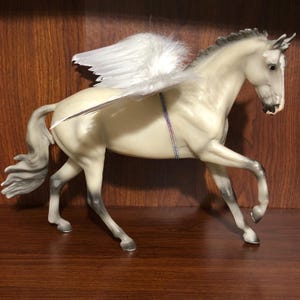 Instant Pegasus - Attachable Model Horse Wings