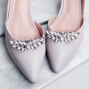 AHANDMAKER 16 Pcs Pearl Shoe Clips, Detachable Half Round Pearls Rhinestones Shoe Buckle Clips, Elegant Wedding Bridal Shoe Charms