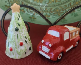SALT /& PEPPER Shaker~~ Green Truck Transport