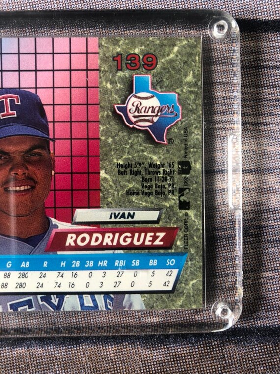Ivan Rodriguez 1992 Fleer Ultra Rookie Card 139 Rare Texas Rangers