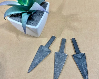 Primitive iron arrowheads, Native American craft supplies, arrow fletching tools, Rendezvous, reenactment findings