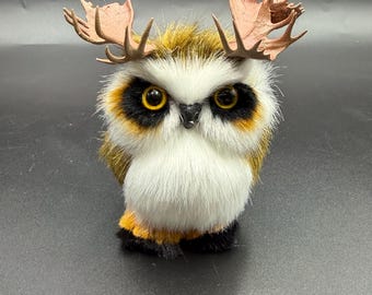 Jackalope Owl mini figurine. Taxidermy collectible counter shelf display toy animal.