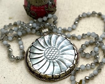 Mother of Pearl Fanciful Necklace