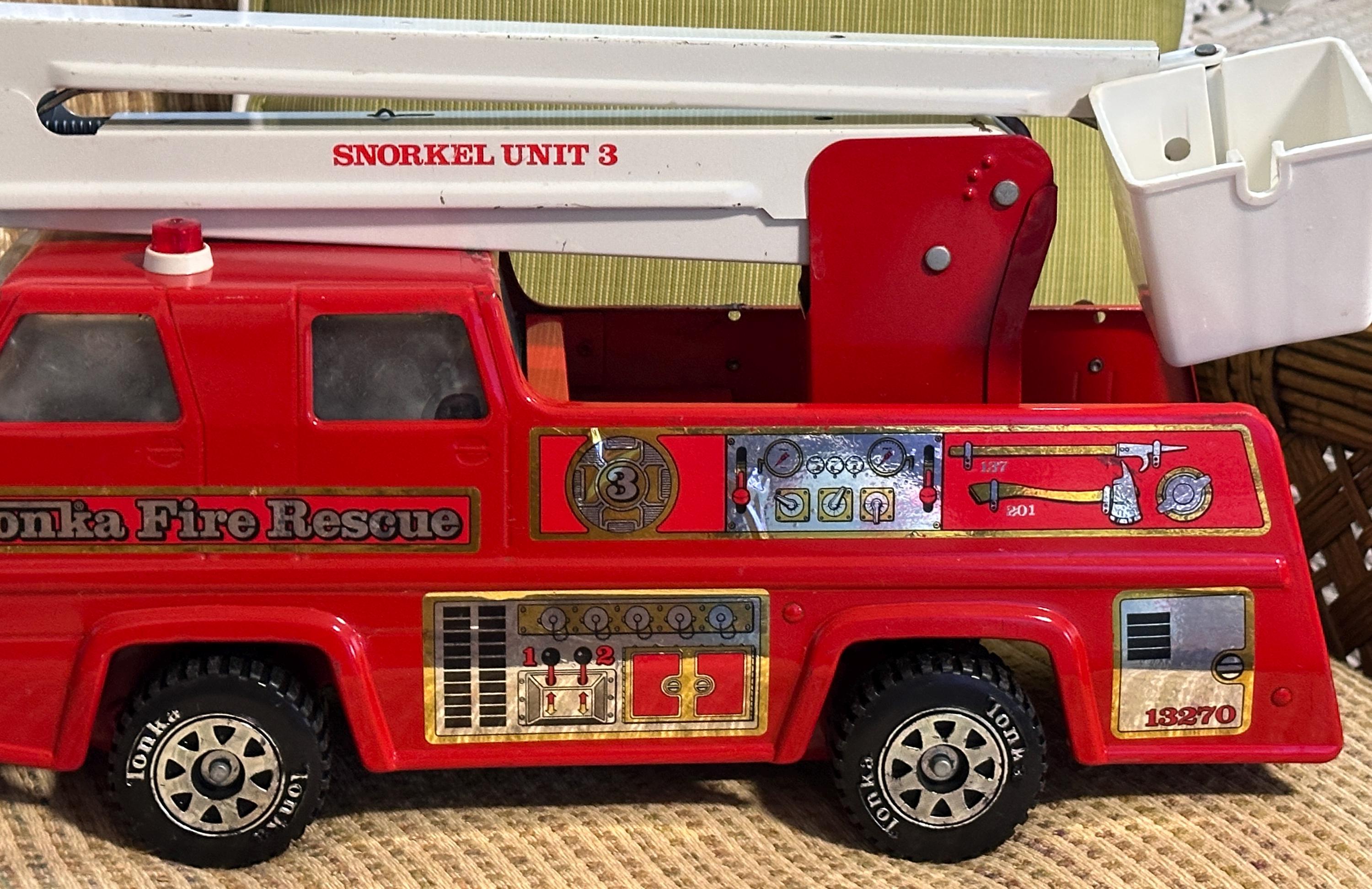 Vintage Tonka Red Firetruck Snorkel Unit Fire Rescue 17