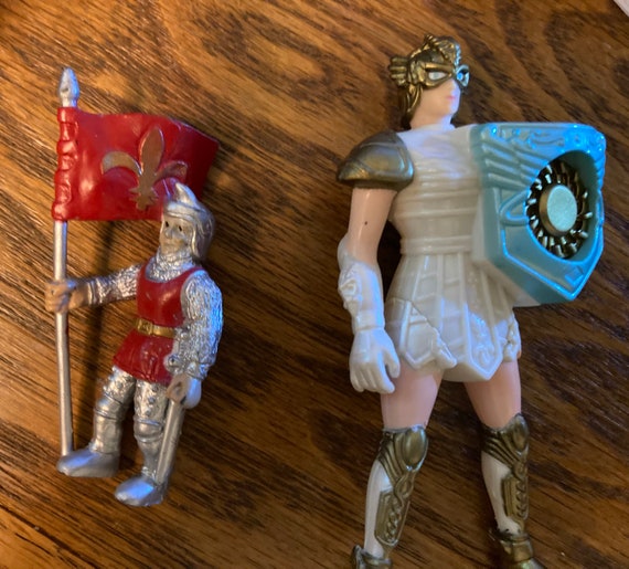 Medieval Rome Castle Knight Miniature Ancient Roman Crusade Solder - 1999 Mystic Knights of tir na nog McDonald's Toy