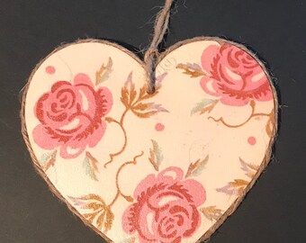Wooden hanging heart Emma Bridgewater bee and roses design