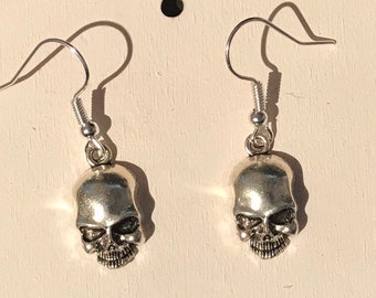 A PAIR TIBETAN SILVER & BLACK CRYSTAL BEAD DANGLY SKULL CLIP ON EARRINGS A PAIR TIBETAN SILVER & BLACK CRYSTAL BEAD DANGLY SKULL CLIP ON EARRINGS