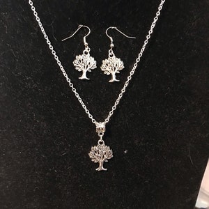 Tree Or Life Silver Necklace & Earrings – Family Treasures