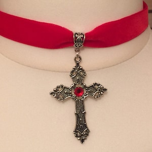 Roter Samt Choker groß antik silber Farbe Kreuz Gothic Punk