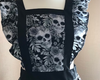 Ladies Gothic Apron Grey and Black Skulls