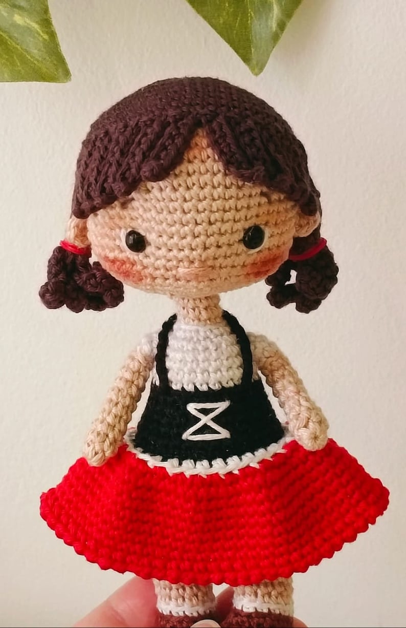 Patrón muñeca amigurumi crochet Patrón ENG crochet PDF MUÑECA caperucita roja de ganchillo patrón mini muñeca crochet patrón muñeca diminuta imagen 5