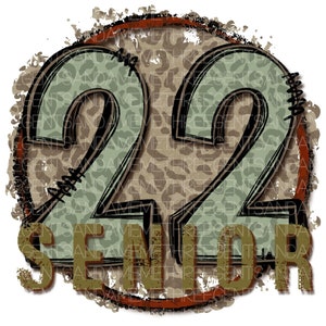 Puede incluir: Un gr&aacute;fico redondo, desgastado, marr&oacute;n y verde con el n&uacute;mero 22 y la palabra "Senior" en una fuente desgastada.