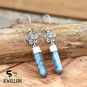 Pendientes de labradorita, piedra preciosa tallada a lápiz, pendientes de plata de ley 925, pendientes modernos, joyas de boda, pendientes de aniversario, regalo para ella