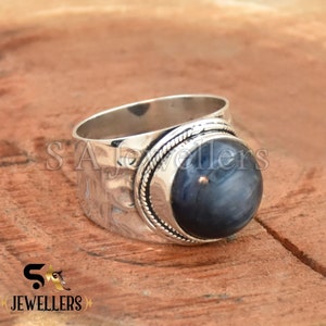 Handmade Blue Kyanite Ring: Hammered Sterling Silver Band