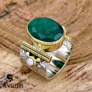 Indian Emerald & Pearl Ring, Emerald Ring, Wide Band Ring, Flower Textured Ring, Two Tone Ring, Statement Ring Fresh Water Pearl Ring