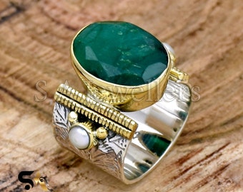 Bague émeraude indienne et perle, bague émeraude, anneau large, bague texturée fleur, bague bicolore, bague tendance, bague perle d'eau douce