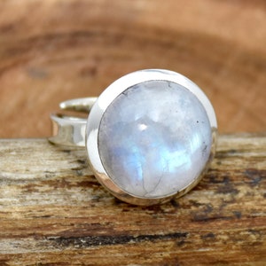 ハンドメイド925スターリングシルバームーンストーンリング：調節可能なステートメントリング