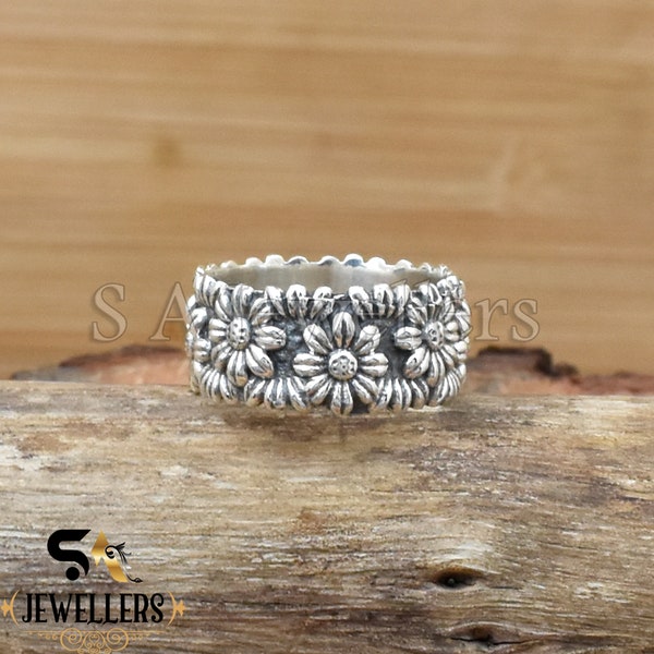 Solid Silver Flower Band Ring, Handmade Ring, Flower Textured Ring, 925 Sterling Silver Ring, Wedding Band, Sunflower jewelry, Gift for Her