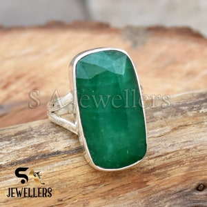 Indian Emerald Ring, 925 Sterling silver, Handmade Ring, Boho Statement Ring, Baguette Emerald Ring, Bar Shape Ring, Anniversary Ring