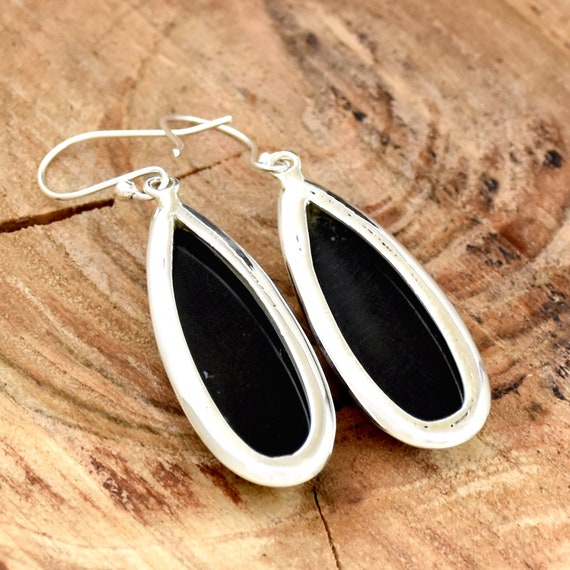 Orecchini a perno pendenti lunghi ricamo colore nero e bianco - Chic Ad Hoc