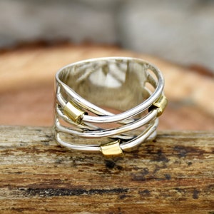 Anello avvolgente in filo d'argento fatto a mano, anello in argento sterling, anello bicolore, anello largo in argento, anello in filo d'argento multistrato, regalo per lei
