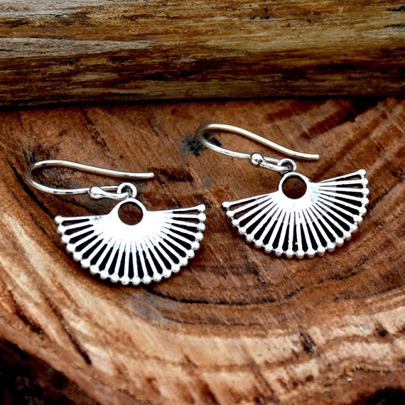 Elegant Silver Fan-Shaped Earrings Artisan Sterling Silver Earrings - Elegant Marquis Fan  main image 2