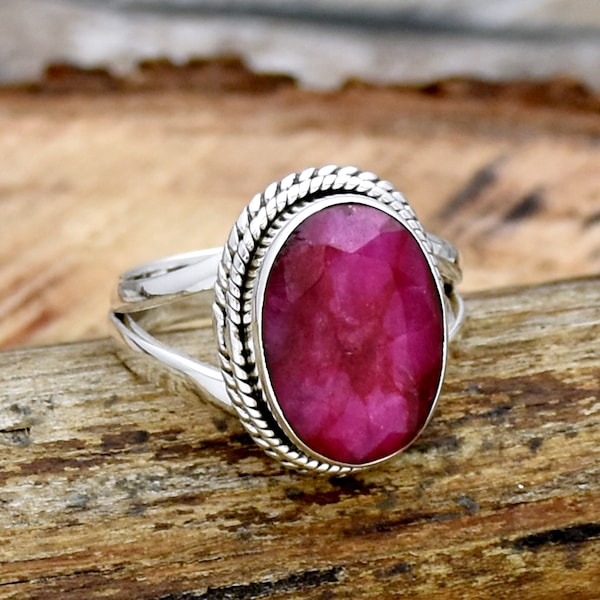 Bague rubis indienne, bague en argent sterling 925, bague faite à la main, bague ovale en pierres précieuses, bague rubis à facettes, bijoux en filigrane, bague Boho en argent