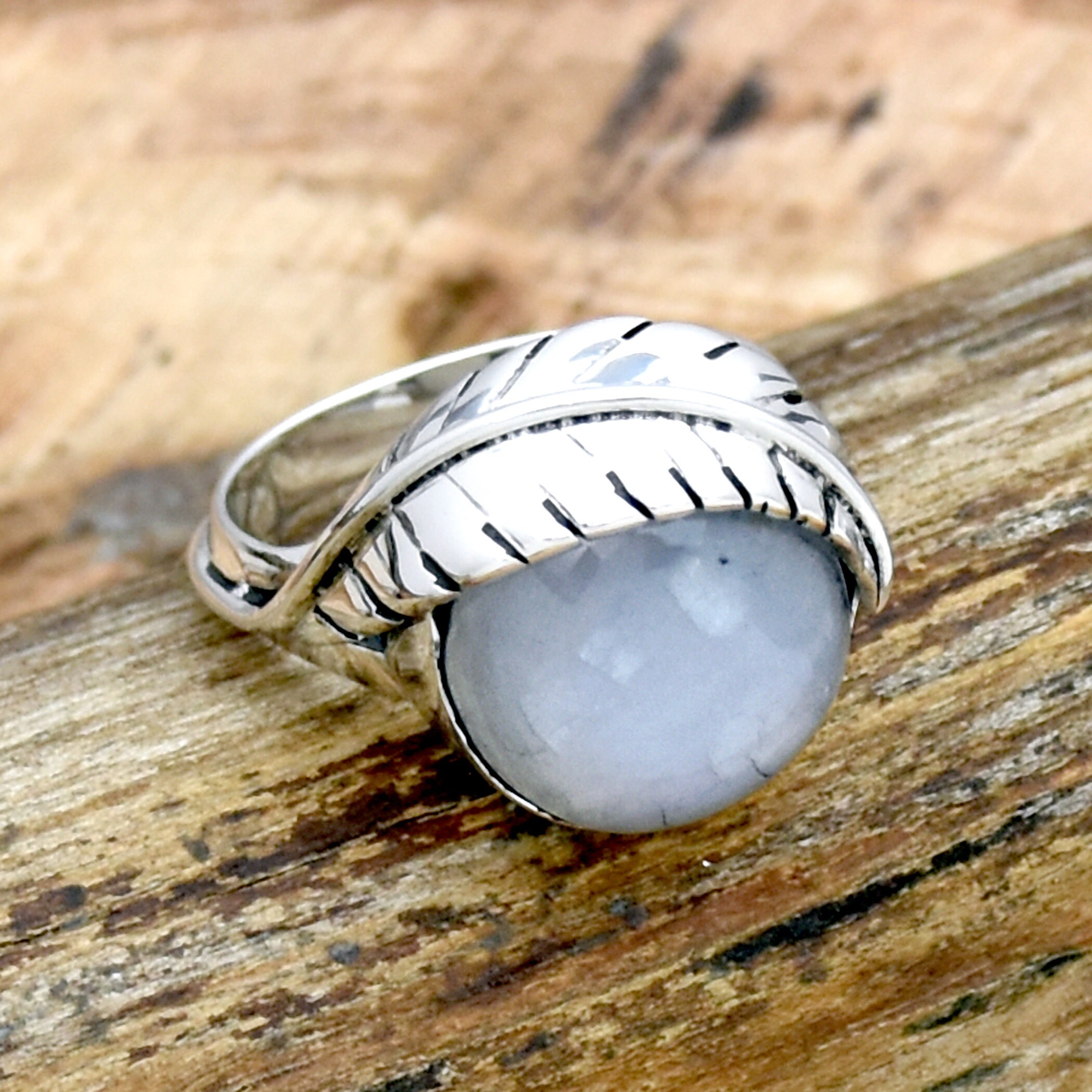 ムーンストーンリーフリング：ハンドメイド925スターリングシルバー