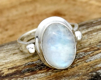 Anillo de piedra lunar ovalada: anillo llamativo hecho a mano en plata de ley 925